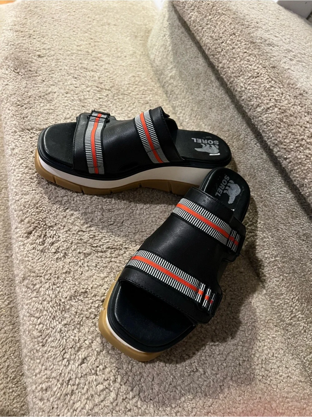 Never Worn Women's Sorel Black Platform Slide Sandals with Contrast Stripes